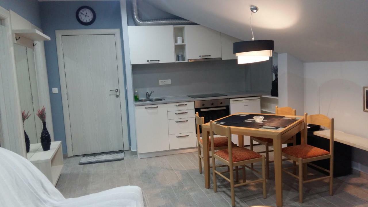 Apartments Sovran Vila Marija Prcanj Exterior photo