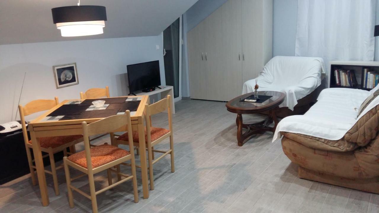 Apartments Sovran Vila Marija Prcanj Exterior photo
