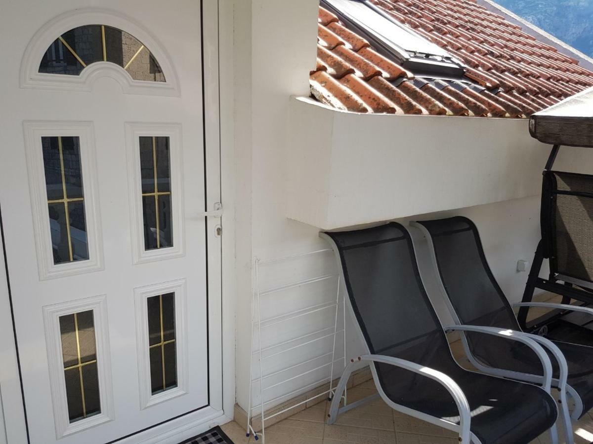 Apartments Sovran Vila Marija Prcanj Exterior photo