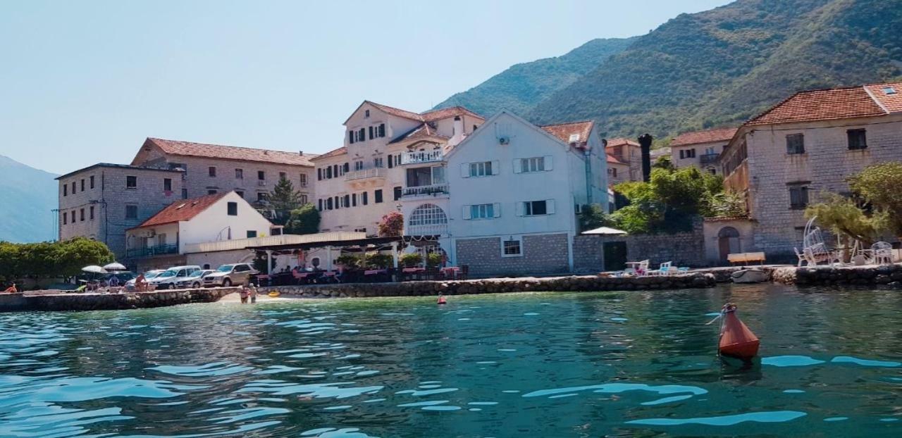 Apartments Sovran Vila Marija Prcanj Exterior photo